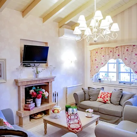 Rita's Cozy Country